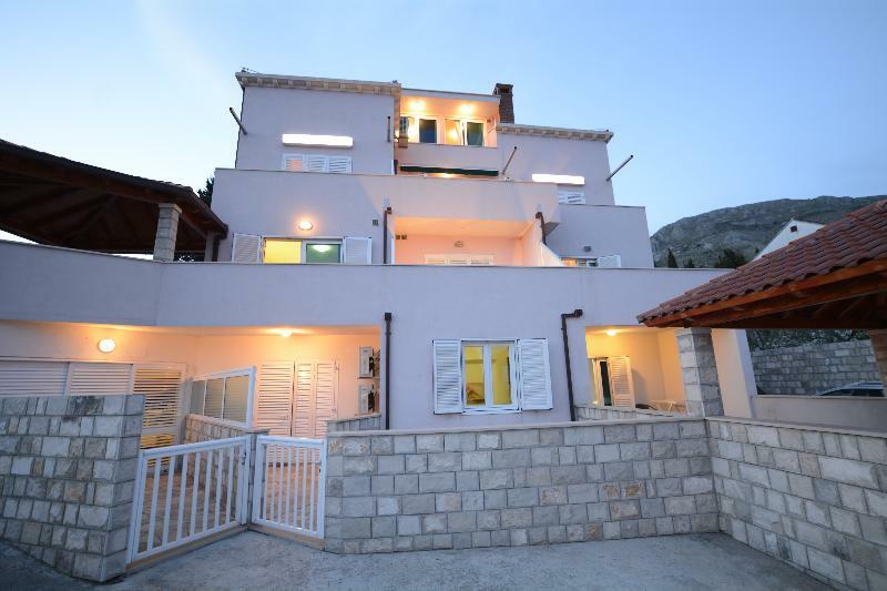 Villa Avantgarde B&B Mlini Buitenkant foto