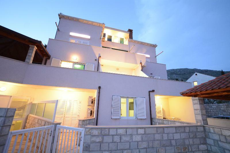 Villa Avantgarde B&B Mlini Buitenkant foto